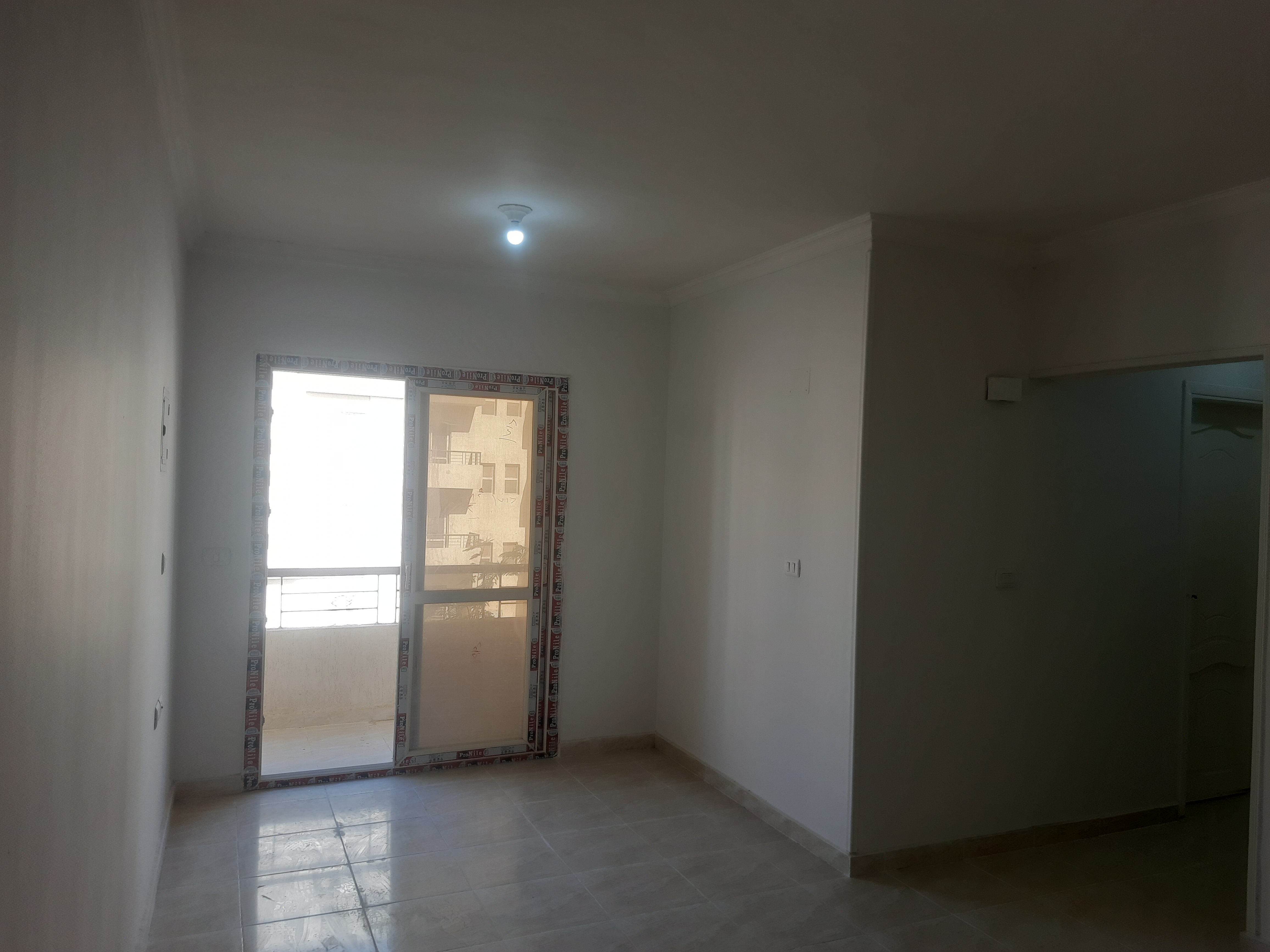 مدينة 15 مايو امتداد ال90 فدان منطقة النرجس