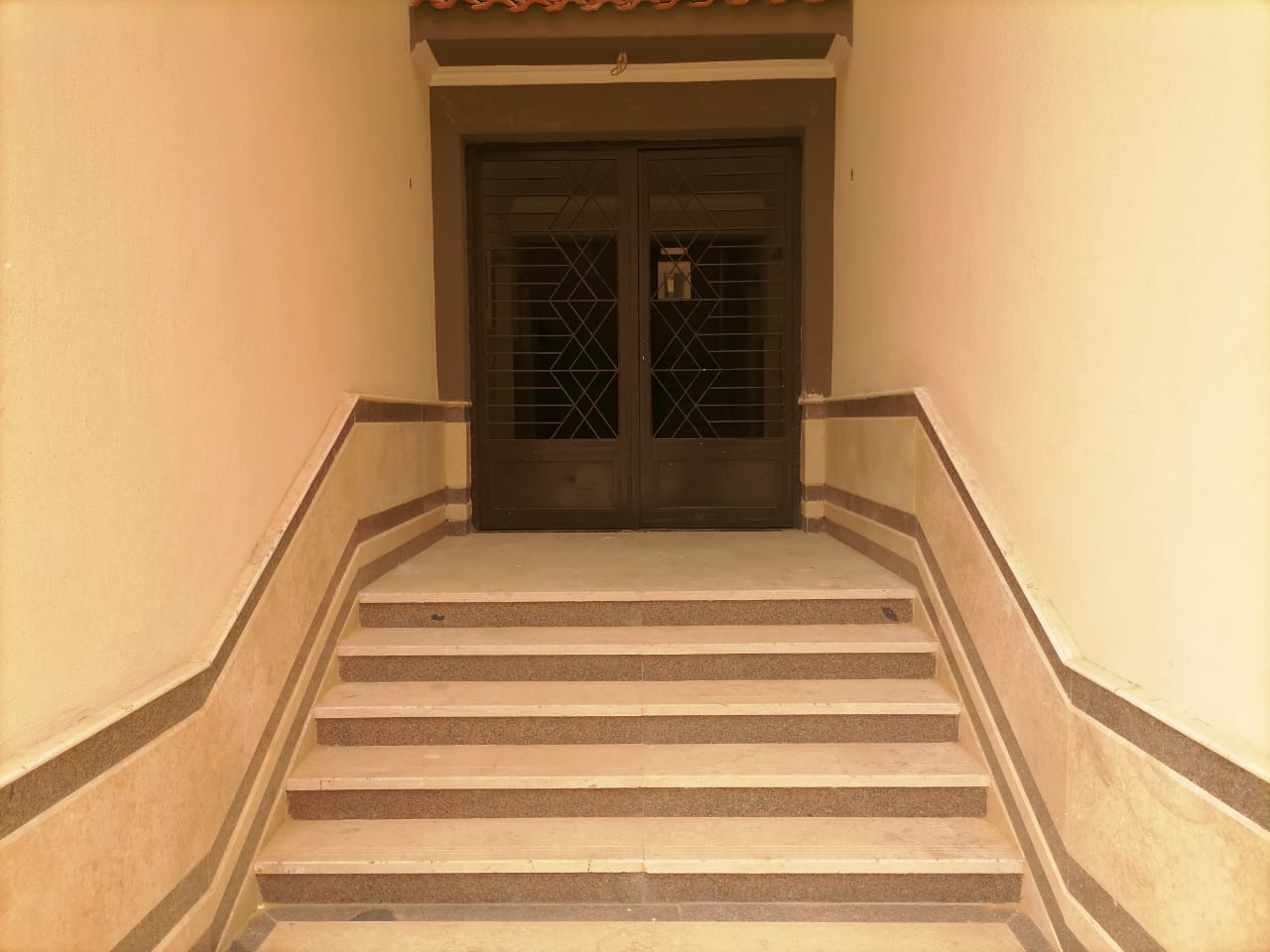 مدينة 15 مايو امتداد ال90 فدان منطقة النرجس