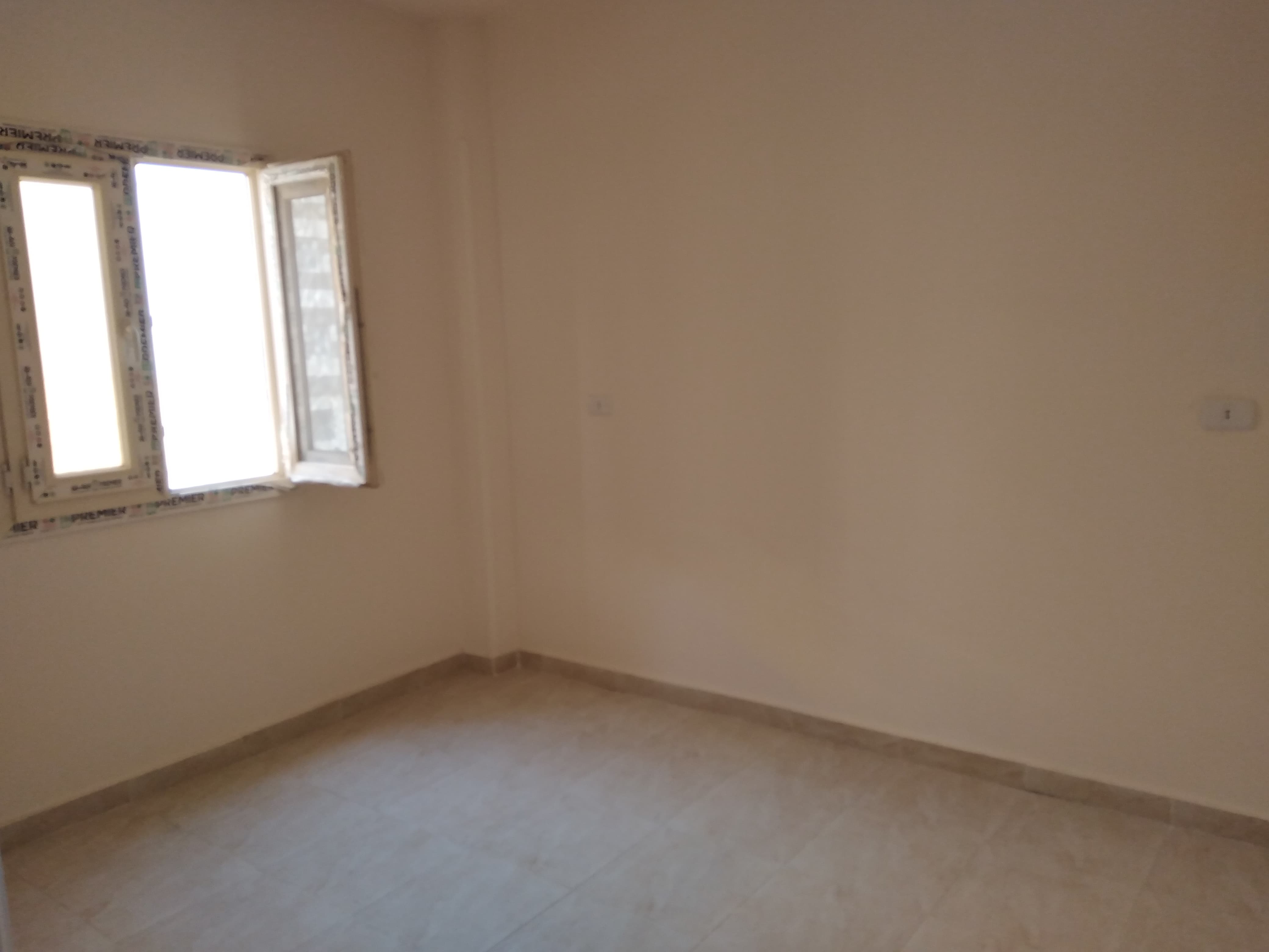 مدينة 15 مايو امتداد ال90 فدان منطقة النرجس