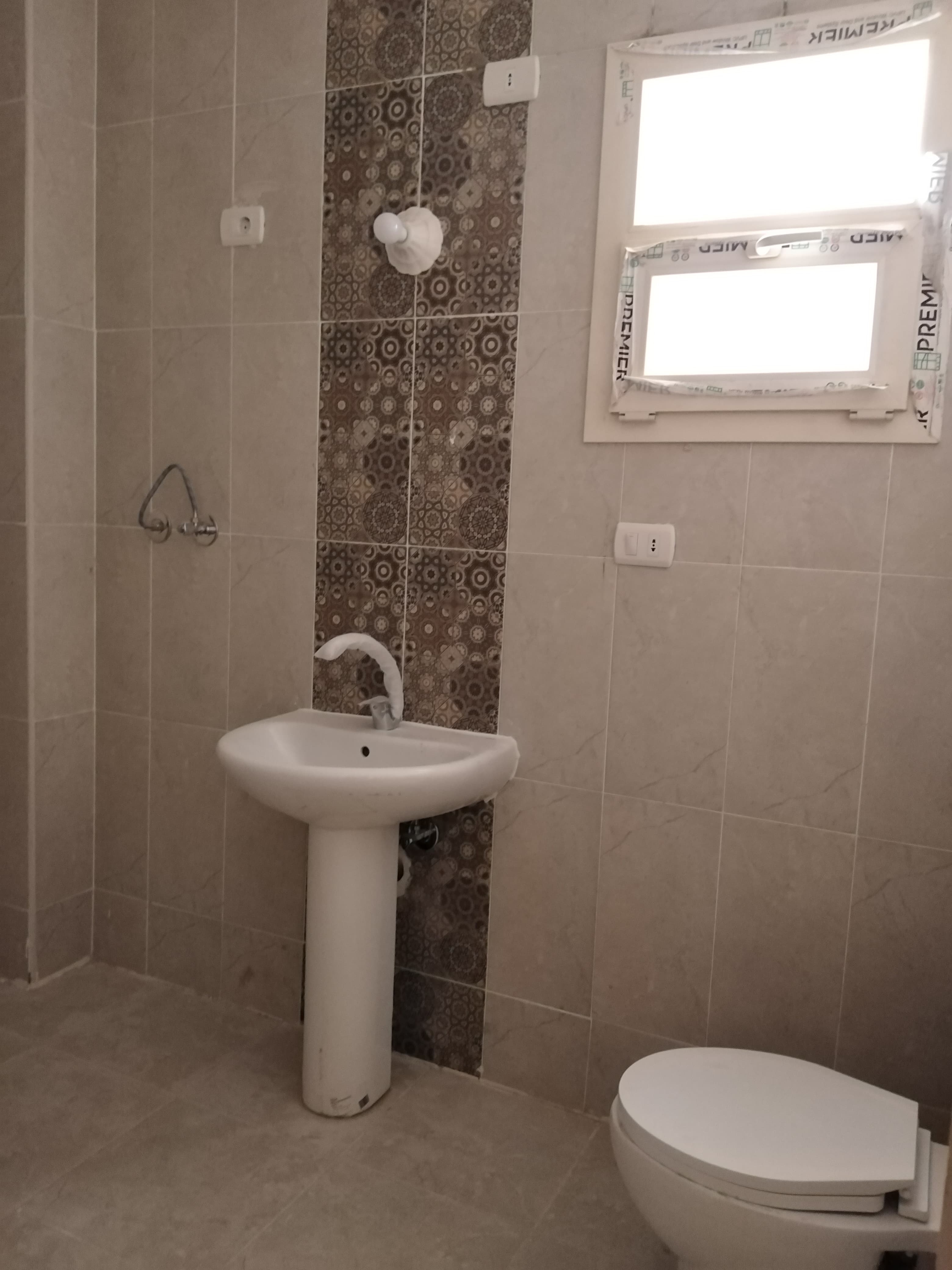 مدينة 15 مايو امتداد ال90 فدان منطقة النرجس