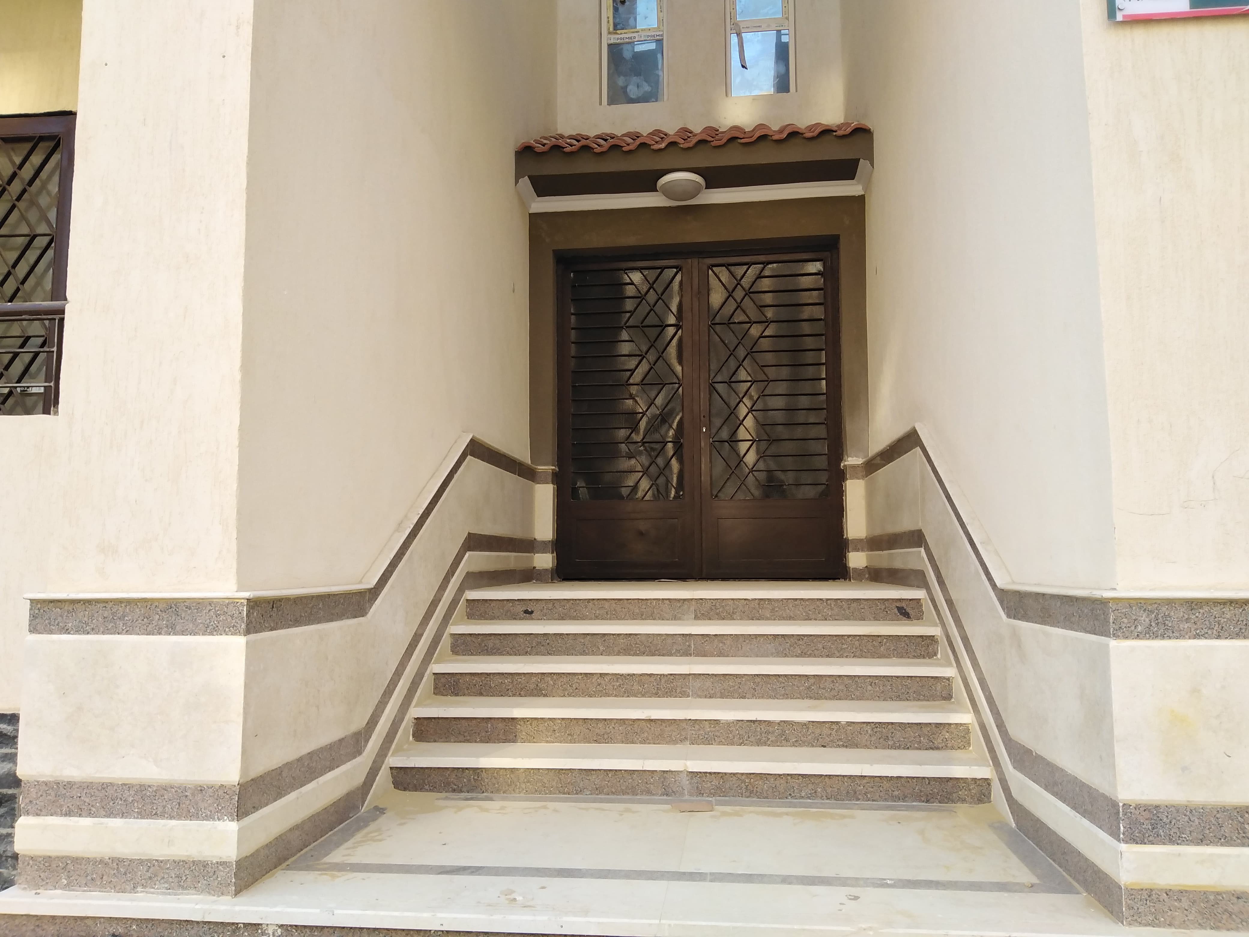 مدينة 15 مايو امتداد ال90 فدان منطقة النرجس