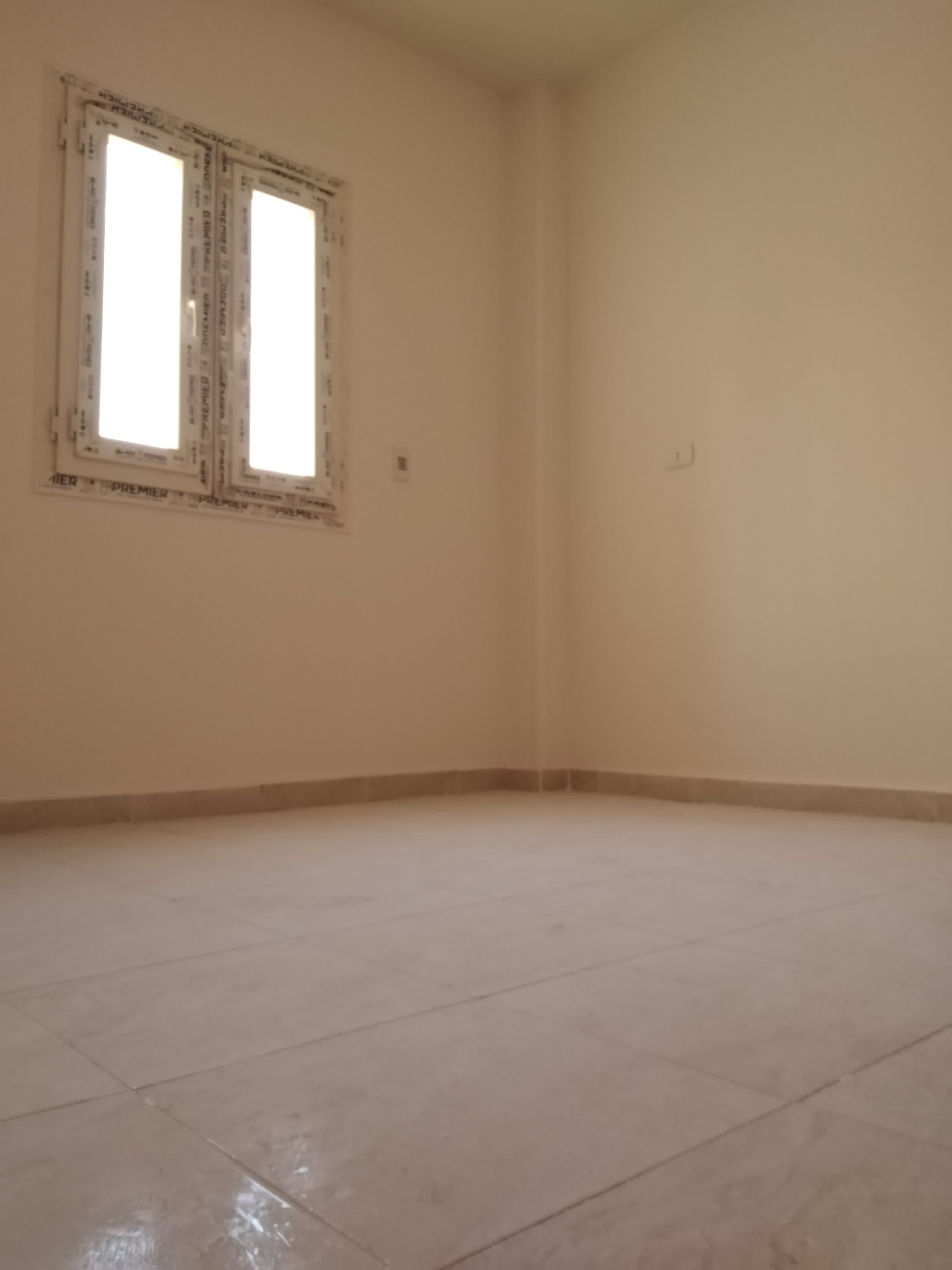 مدينة 15 مايو امتداد ال90 فدان منطقة النرجس