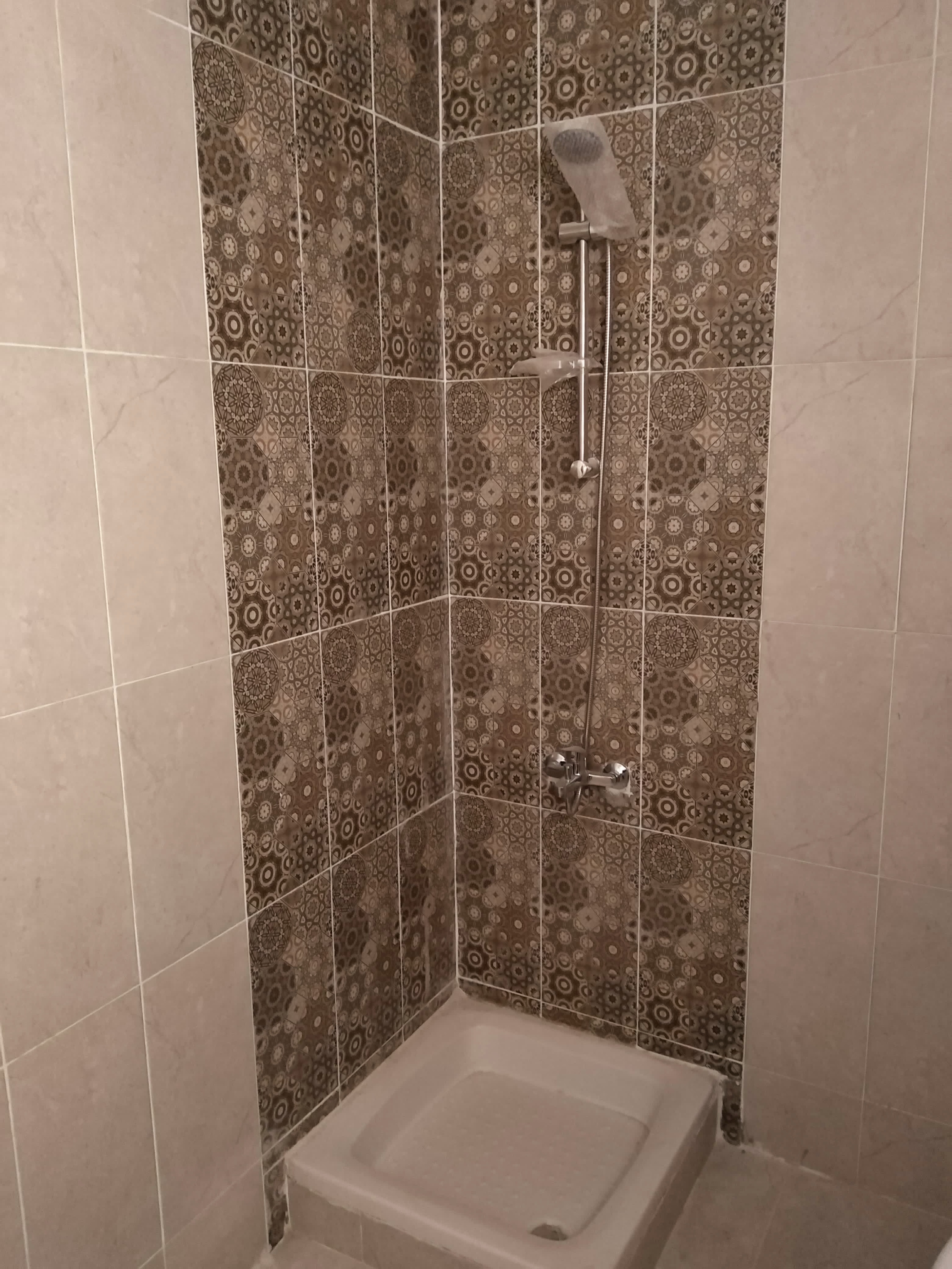 مدينة 15 مايو امتداد ال90 فدان منطقة النرجس