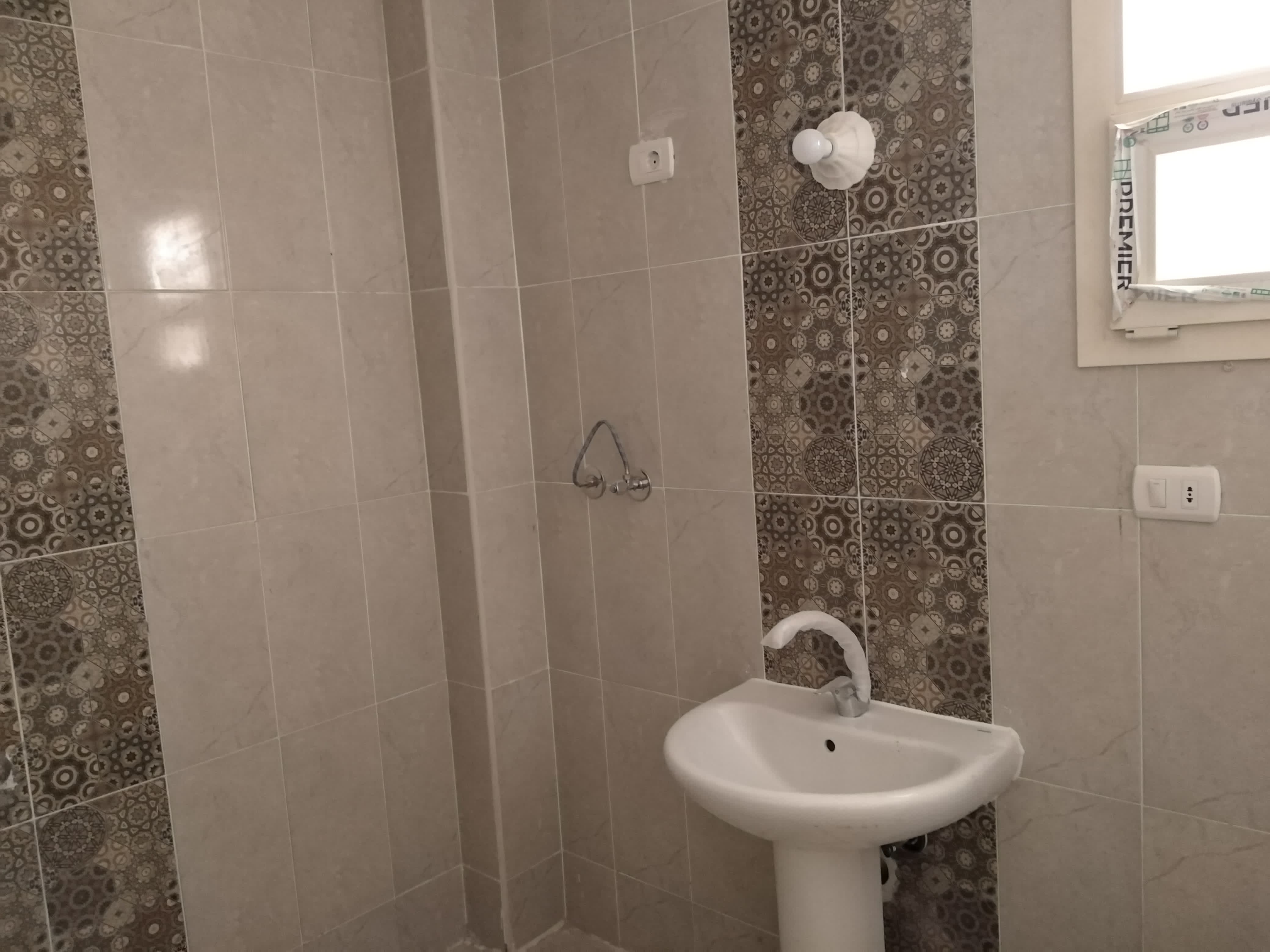 مدينة 15 مايو امتداد ال90 فدان منطقة النرجس