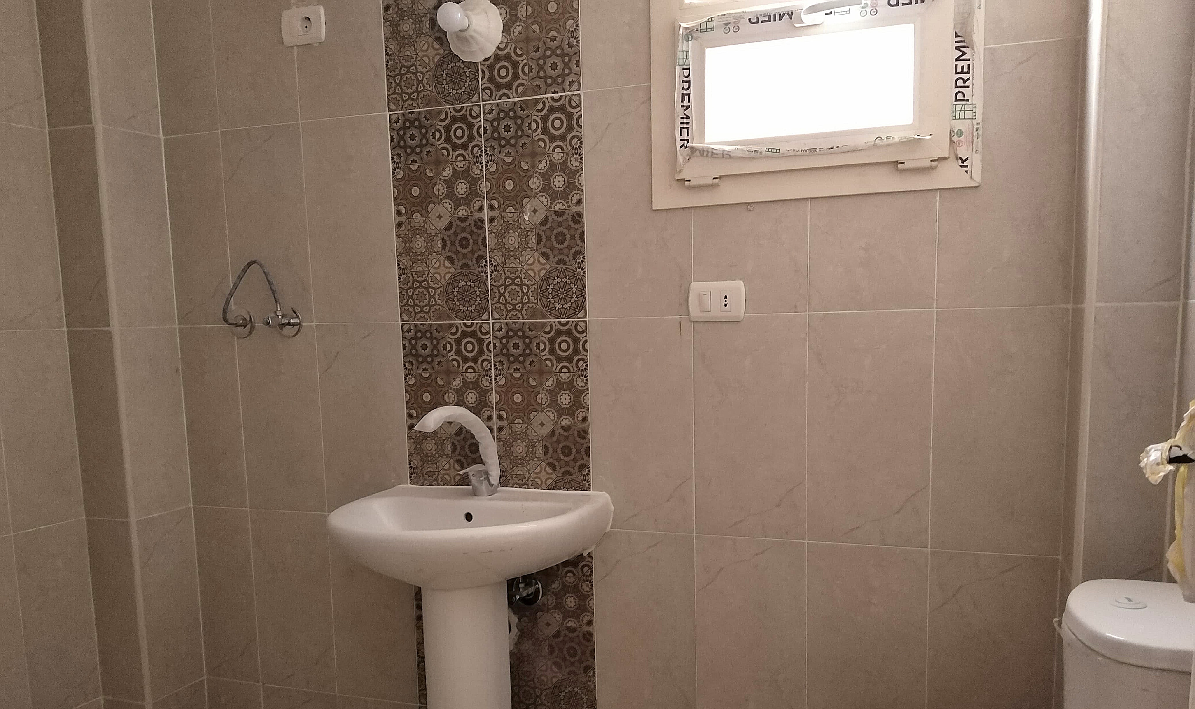 مدينة 15 مايو امتداد ال90 فدان منطقة النرجس