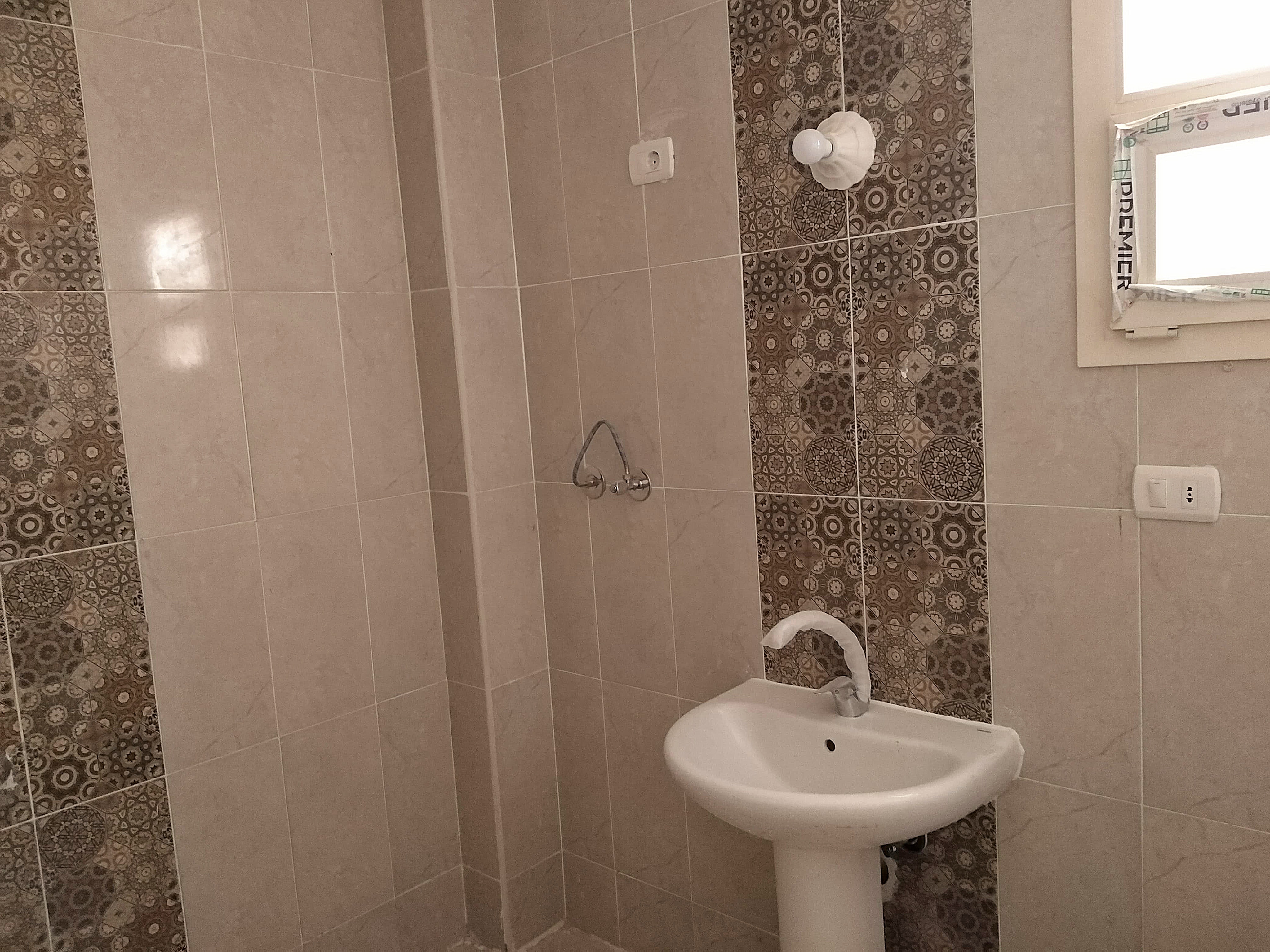 مدينة 15 مايو امتداد ال90 فدان منطقة النرجس