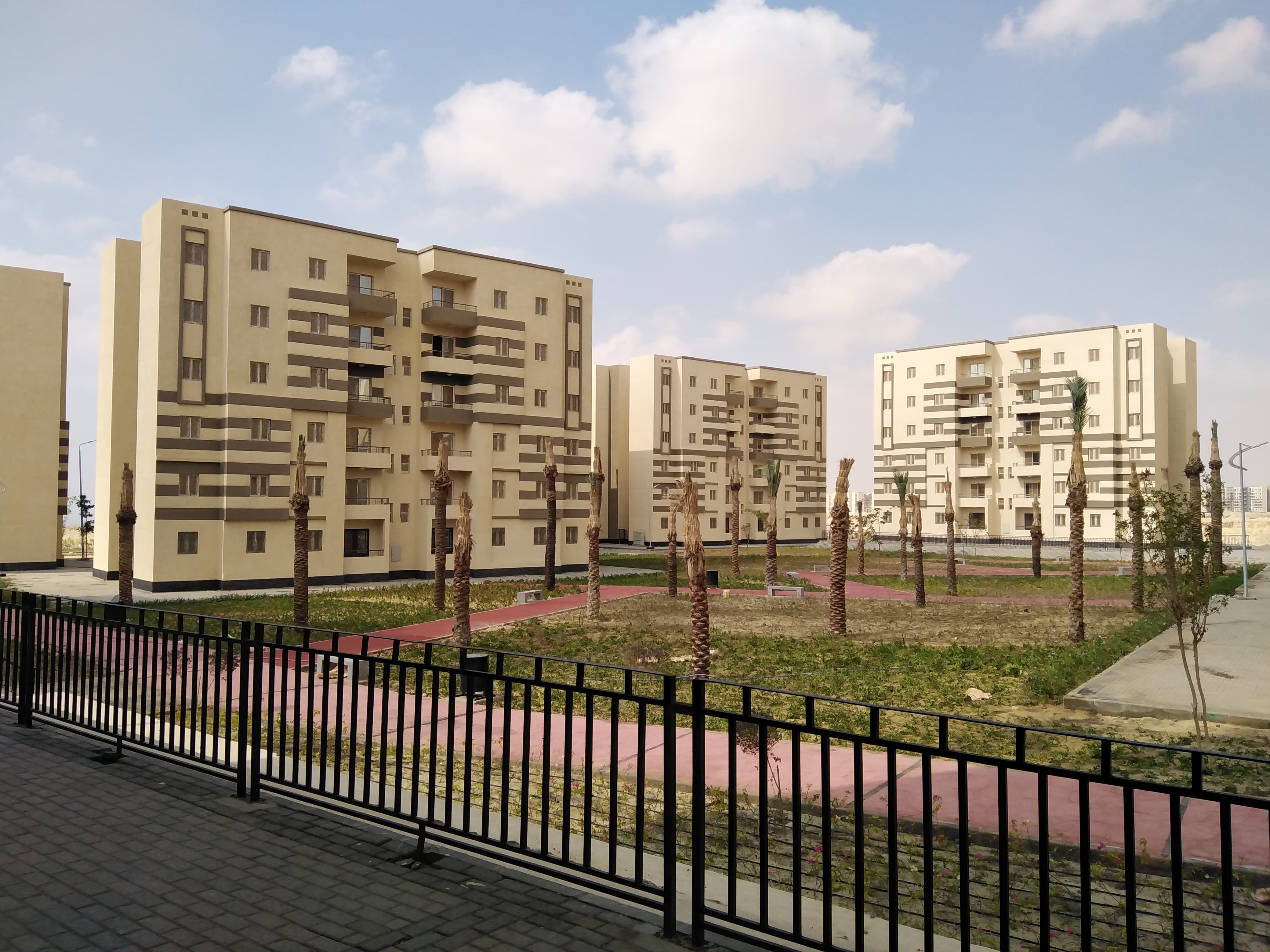 مدينة 15 مايو امتداد ال90 فدان منطقة النرجس