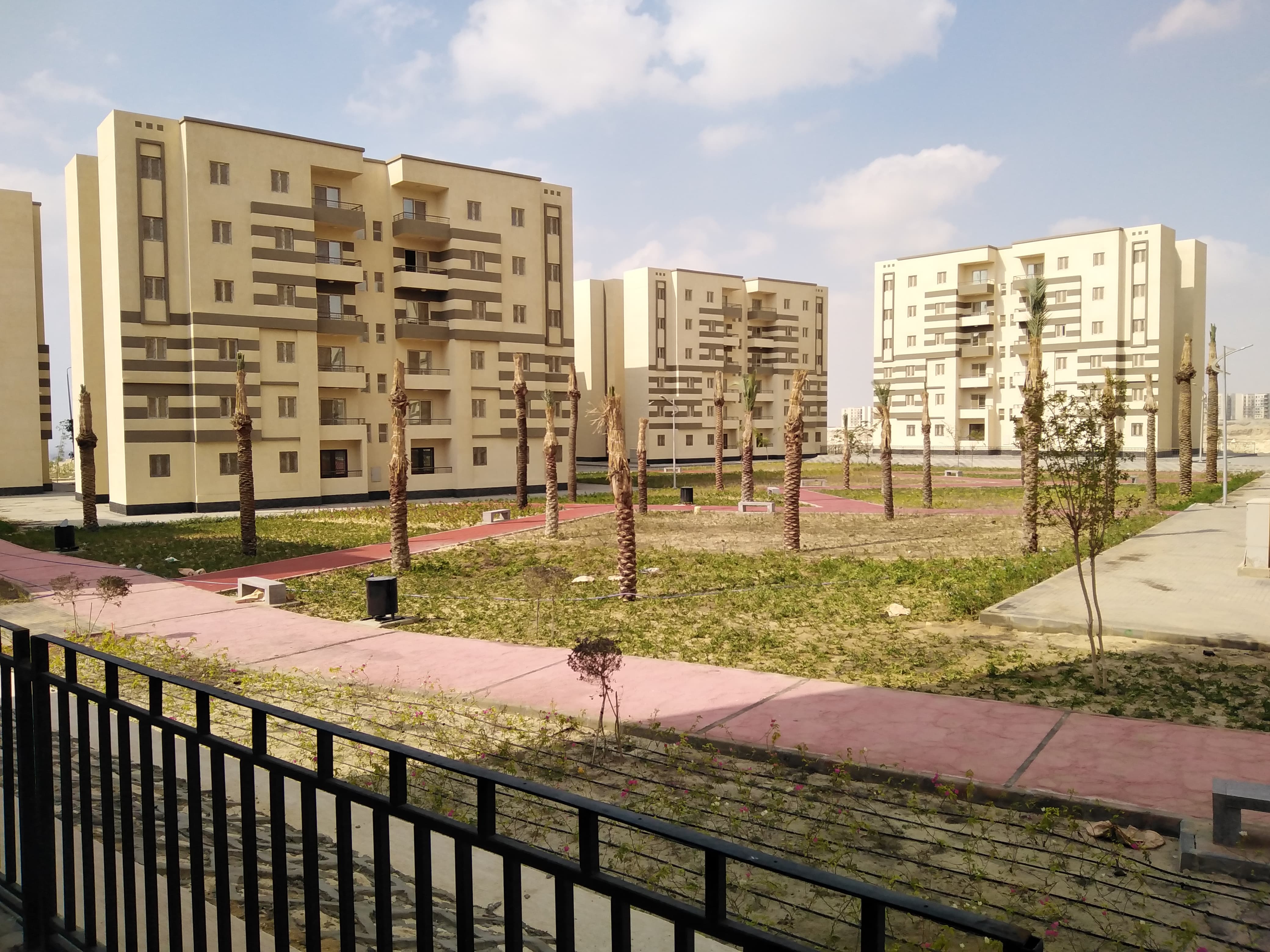 مدينة 15 مايو امتداد ال90 فدان منطقة النرجس