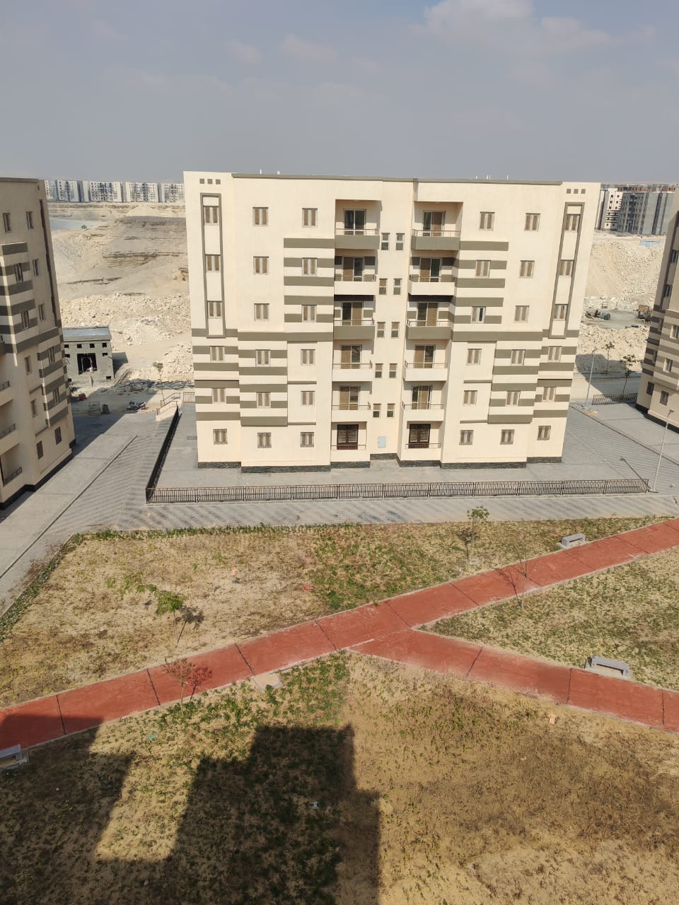 مدينة 15 مايو امتداد ال90 فدان منطقة النرجس