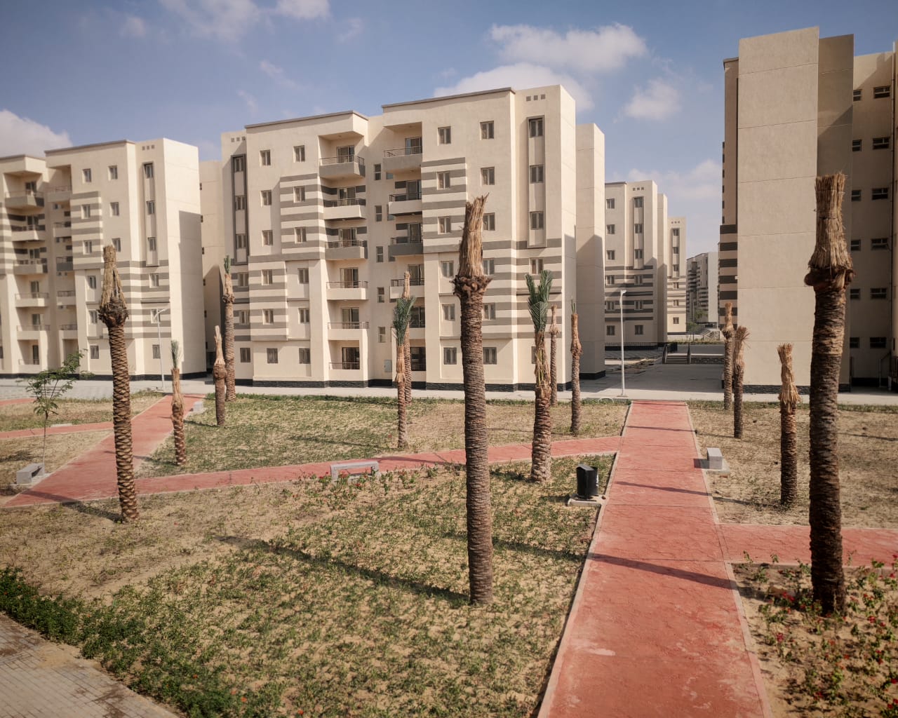 مدينة 15 مايو امتداد ال90 فدان منطقة النرجس