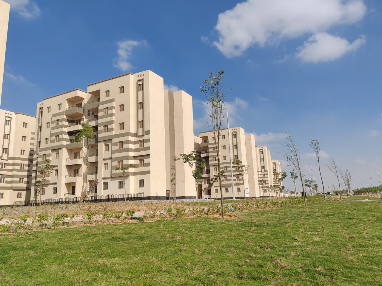 مدينة 15 مايو امتداد ال90 فدان منطقة النرجس