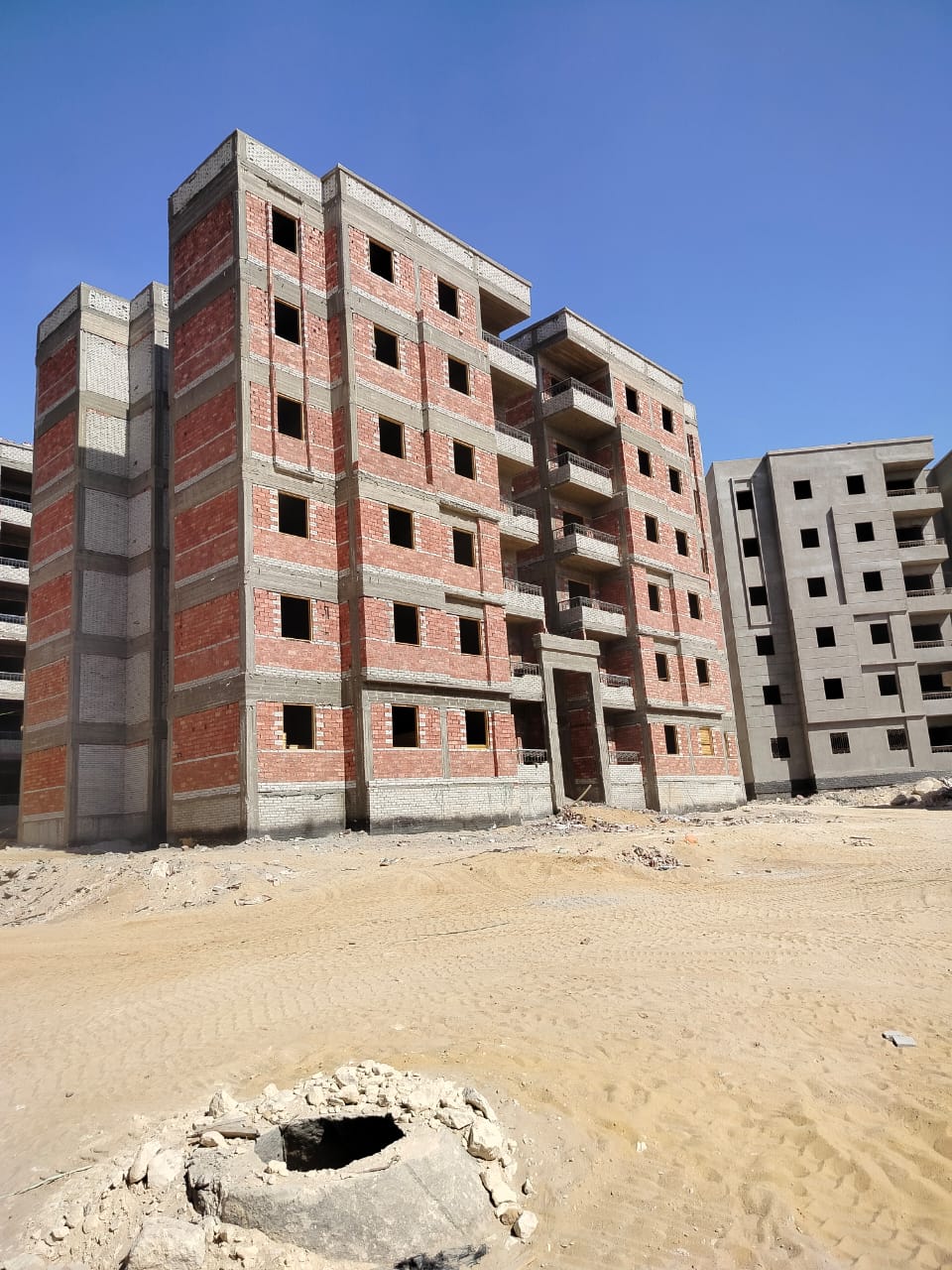 استكمال عدد 16 عمارة اسكان اجتماعي