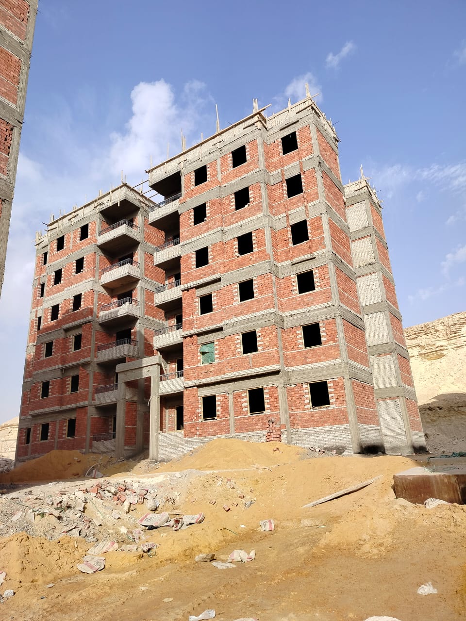 استكمال عدد 16 عمارة اسكان اجتماعي