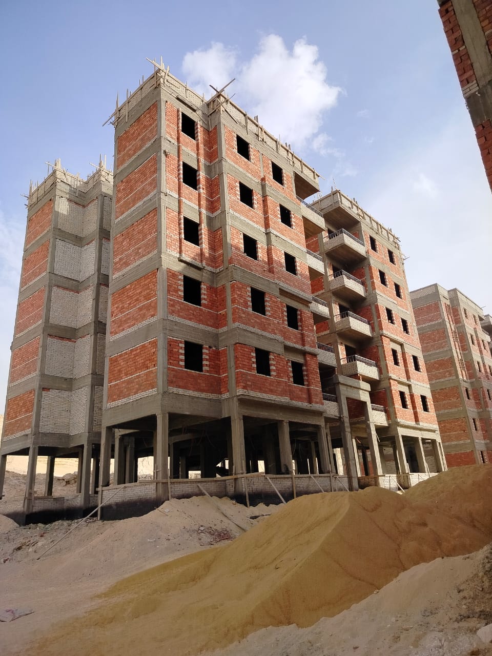 استكمال عدد 16 عمارة اسكان اجتماعي