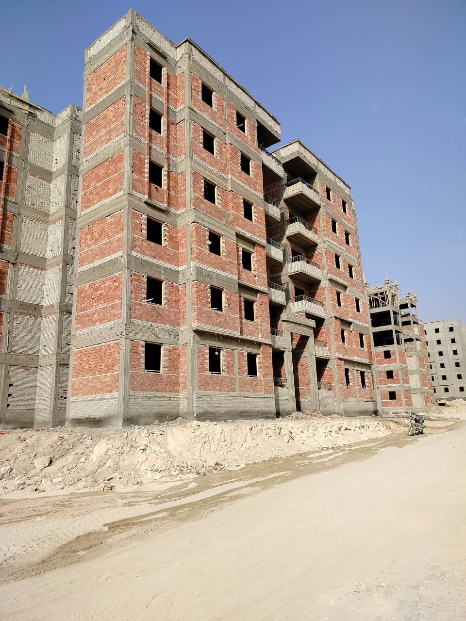 استكمال عدد 16 عمارة اسكان اجتماعي