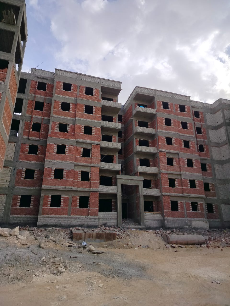 استكمال عدد 16 عمارة اسكان اجتماعي