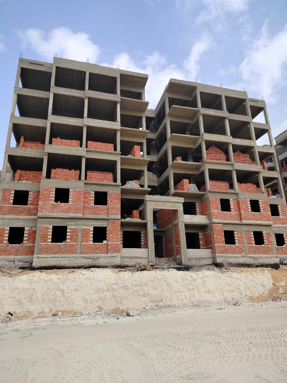 استكمال عدد 16 عمارة اسكان اجتماعي