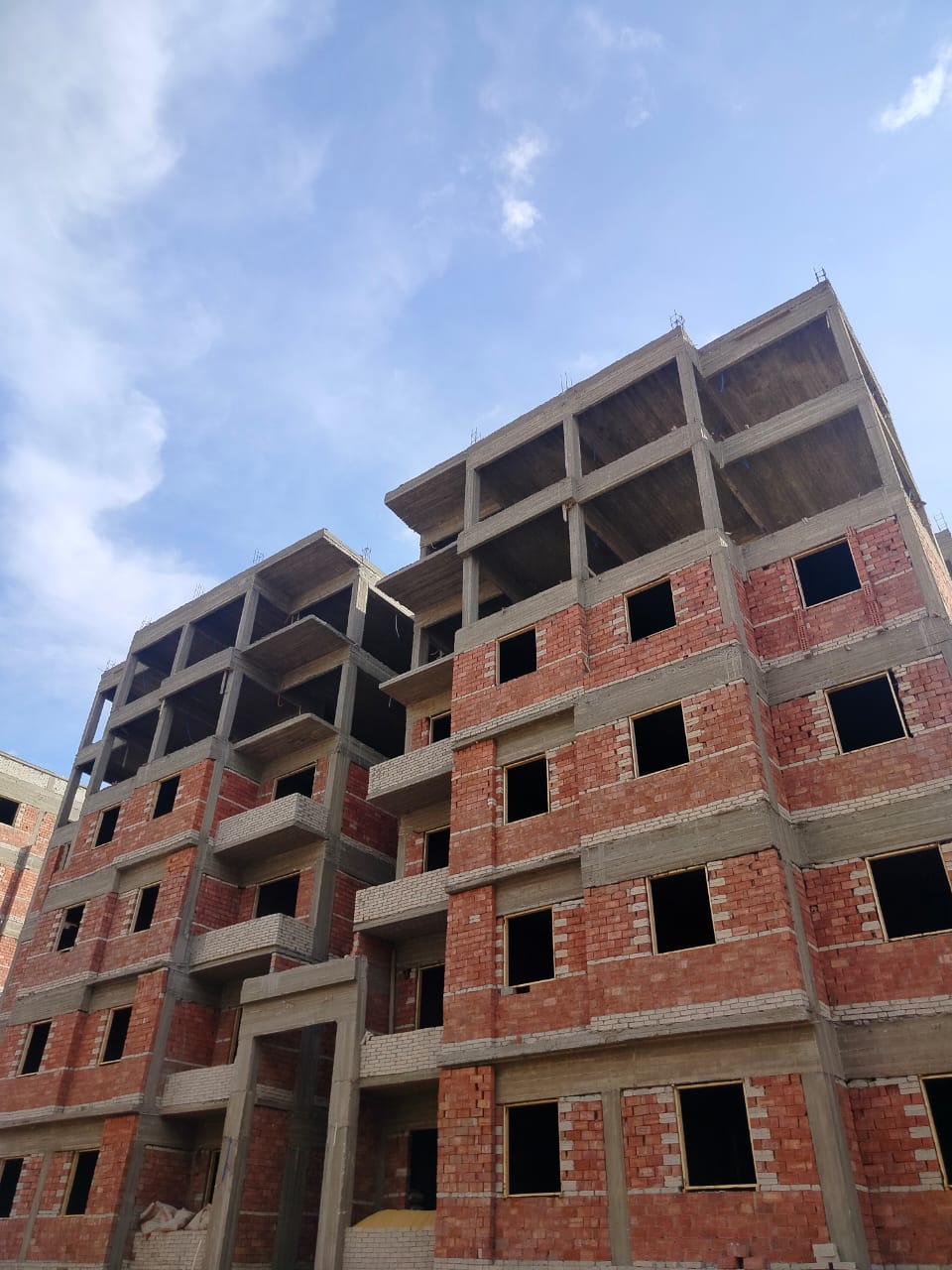 استكمال عدد 16 عمارة اسكان اجتماعي