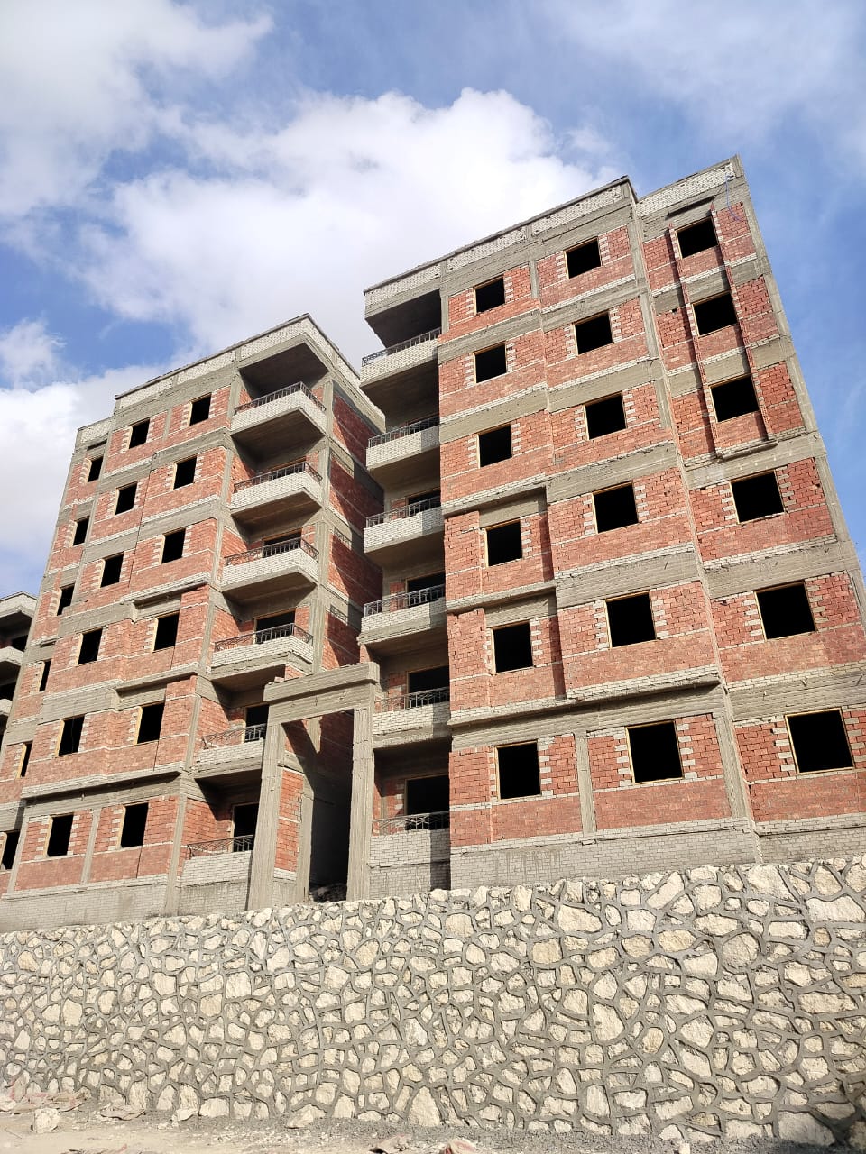 استكمال عدد 16 عمارة اسكان اجتماعي