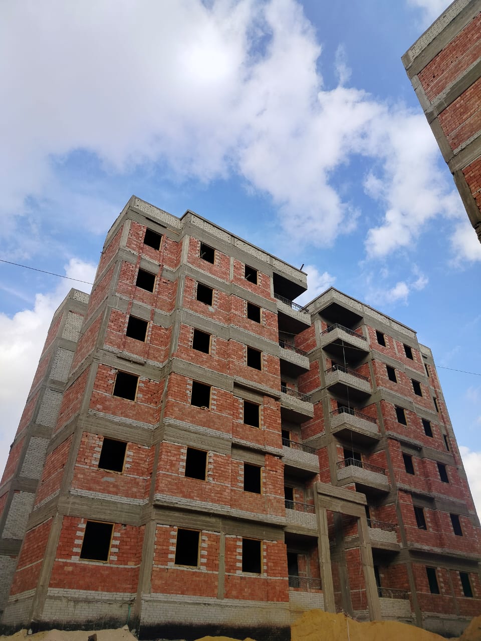 استكمال عدد 16 عمارة اسكان اجتماعي