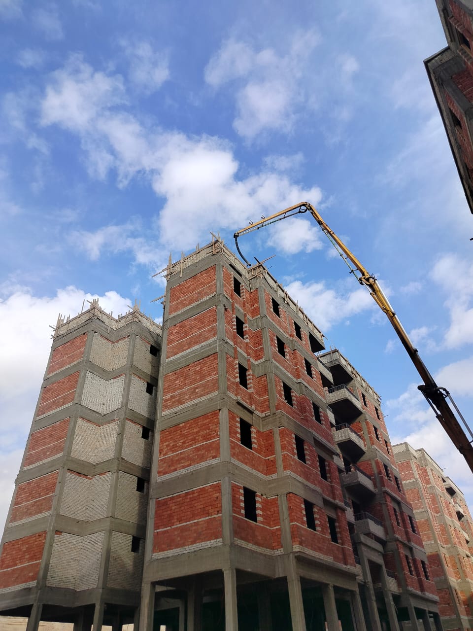 استكمال عدد 16 عمارة اسكان اجتماعي