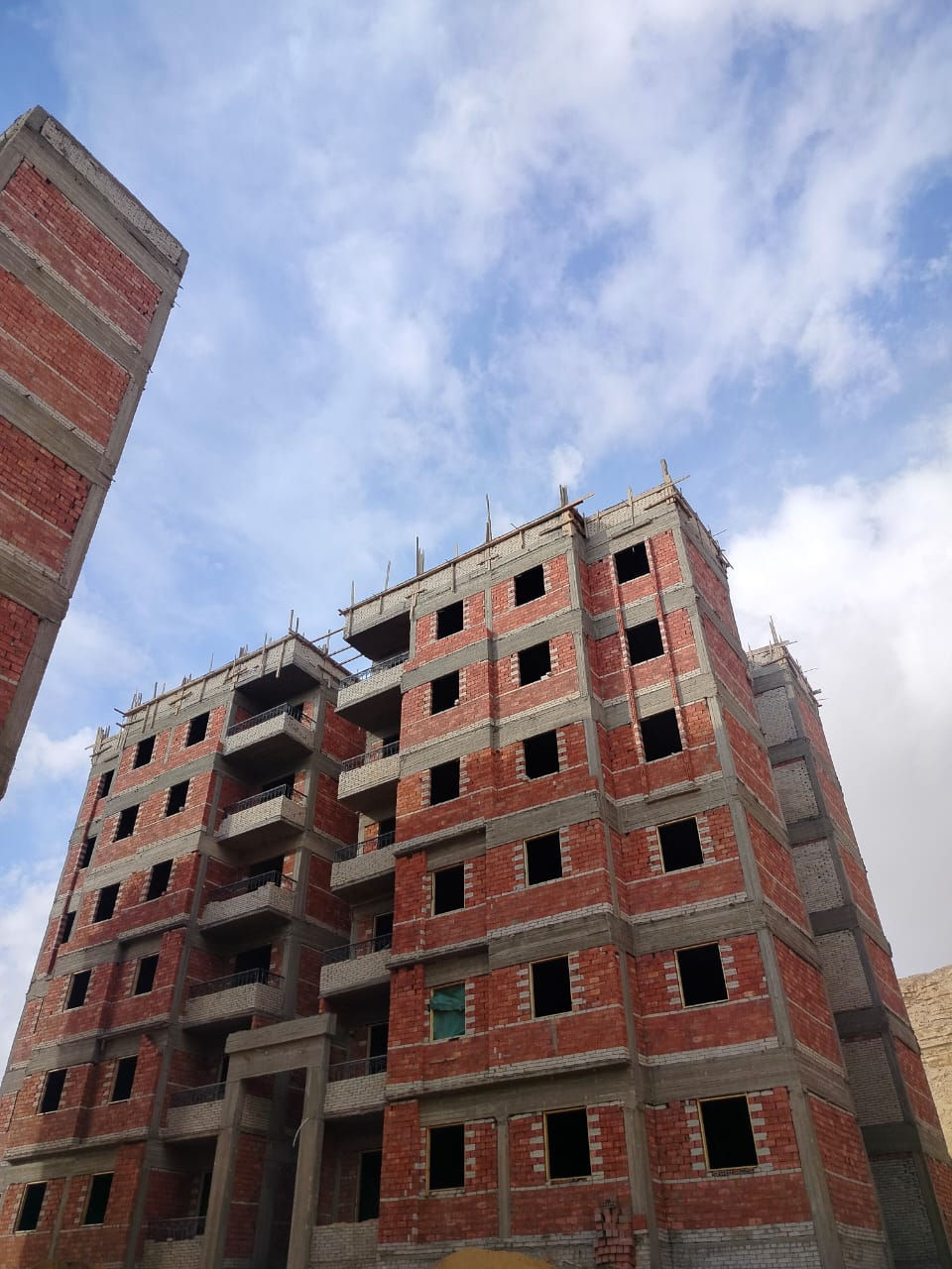 استكمال عدد 16 عمارة اسكان اجتماعي